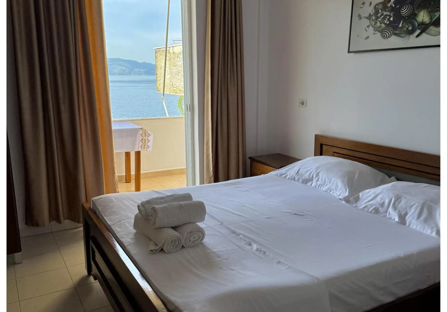 Beachside Golden Stay Sarandë